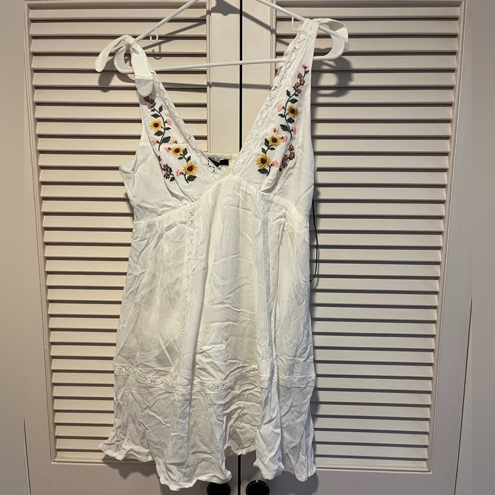 Forever 21 White Tunic Dress with Floral Embroidery